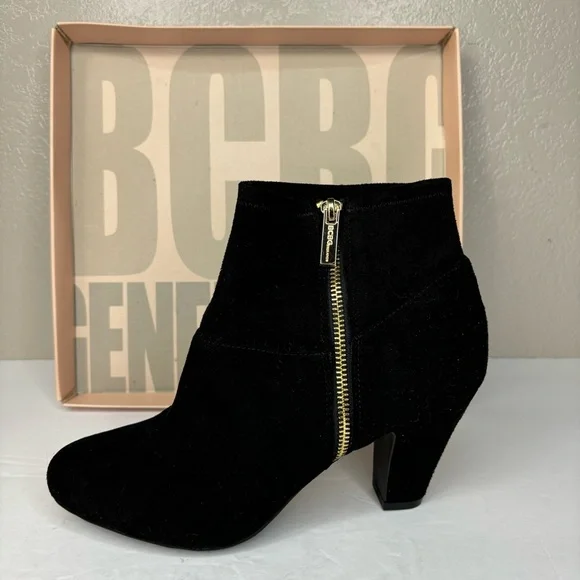 New BCBG Black 3” Comfort Heel Ankle Boots Bootie Side Zip Gold Hardware Size 9